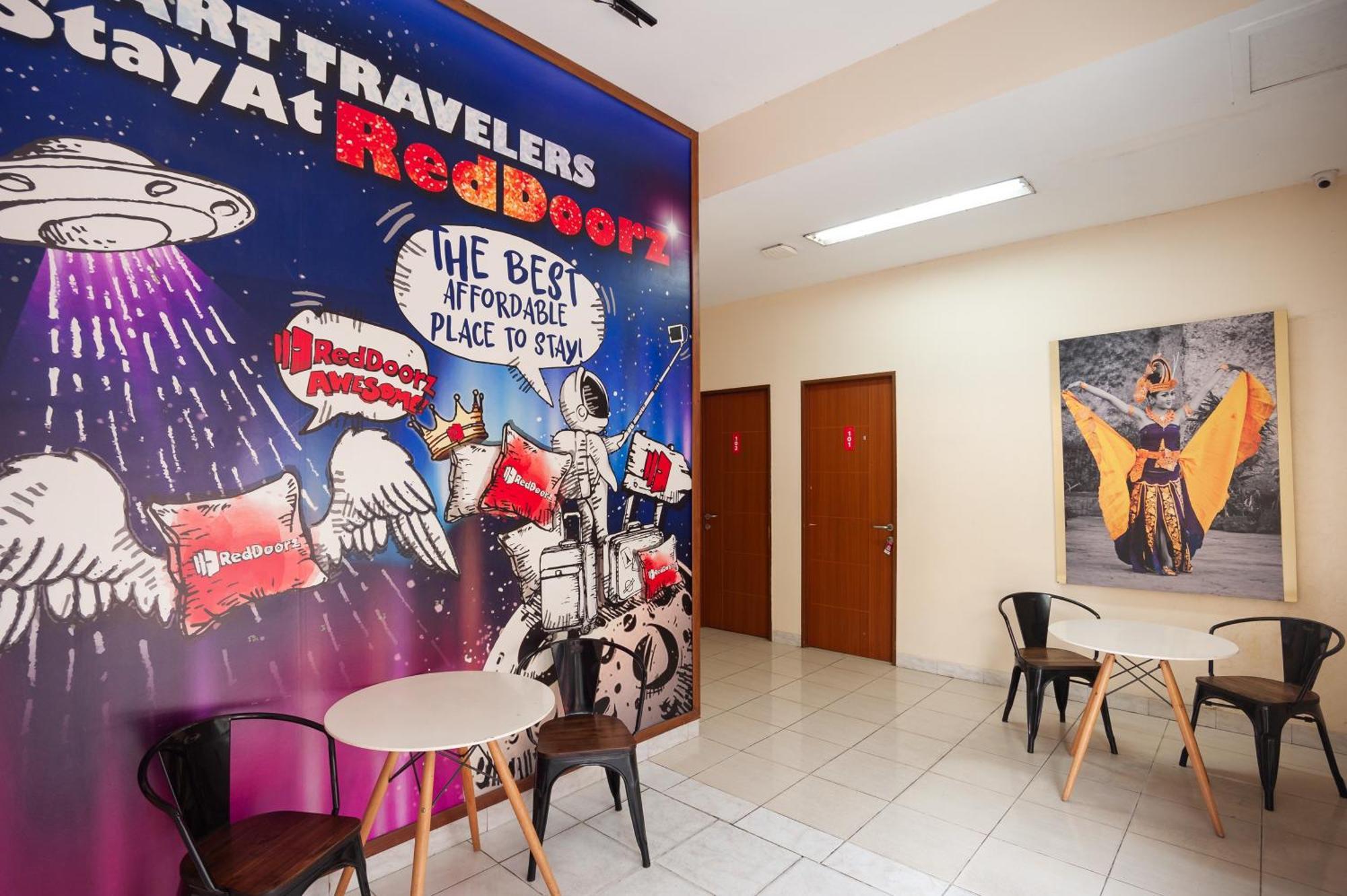 Reddoorz Plus Near Plaza Blok M Jakarta Exterior foto