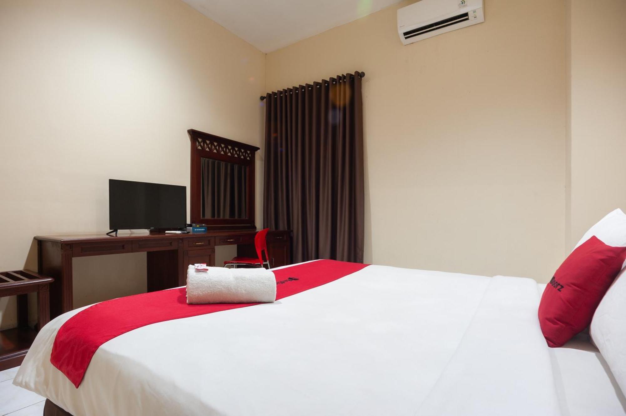 Reddoorz Plus Near Plaza Blok M Jakarta Exterior foto