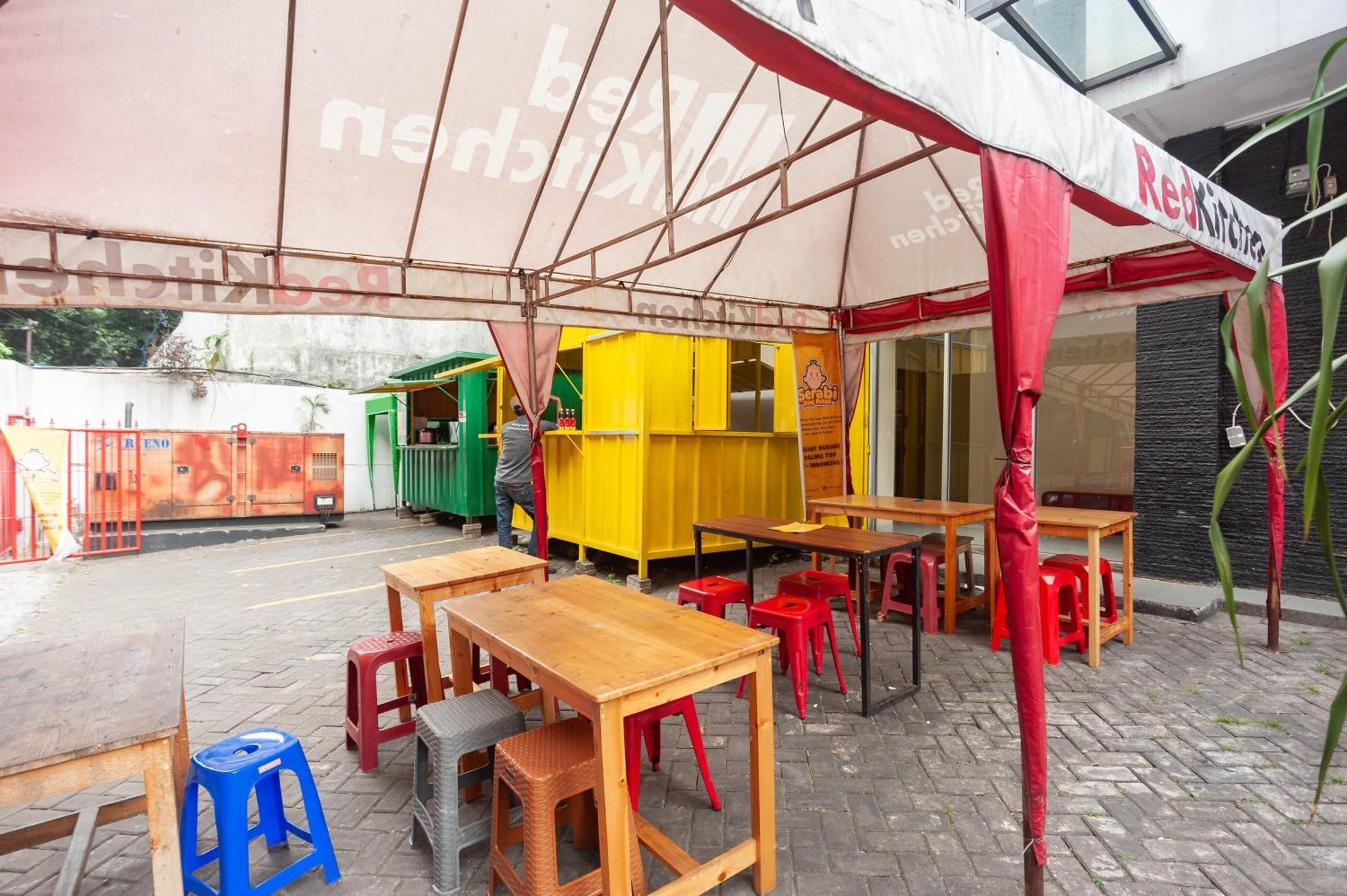 Reddoorz Plus Near Plaza Blok M Jakarta Exterior foto